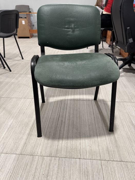 Продам офісні стільці