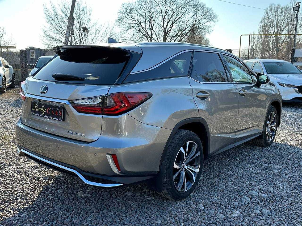 Авто  Lexus RX 2021