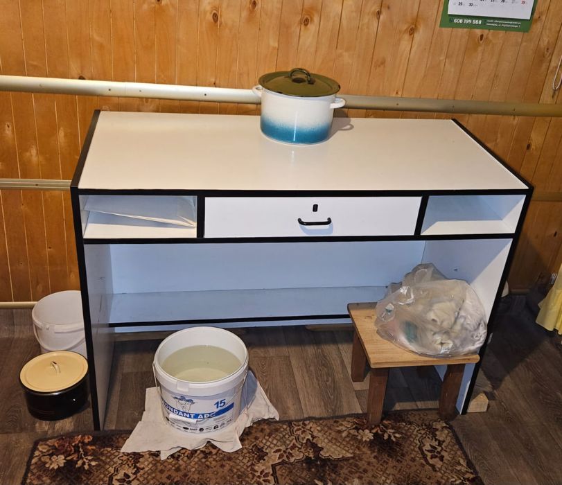 Biurko w bardzo dobrym stanie