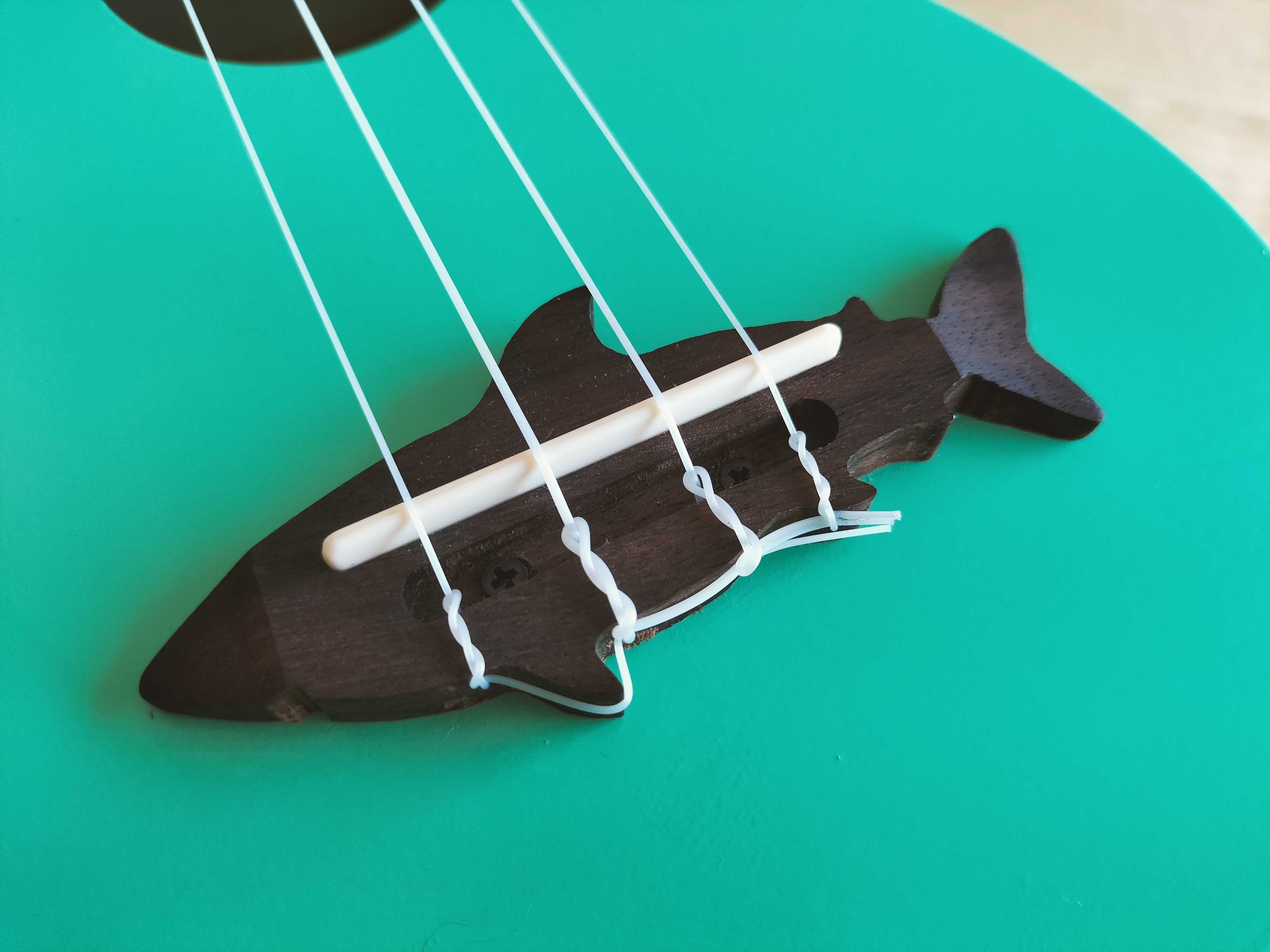 Ukulele Makala Shark - Surf Green Soprano (MK-SS/GRN)