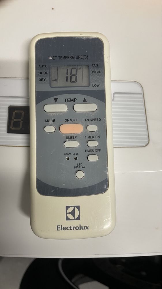 klimatyzator przenośny Electrolux EXP08CN1W6