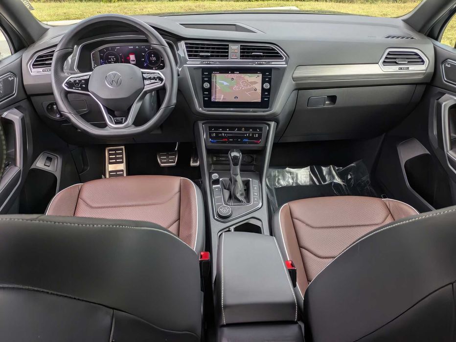 Volkswagen Tiguan      2022