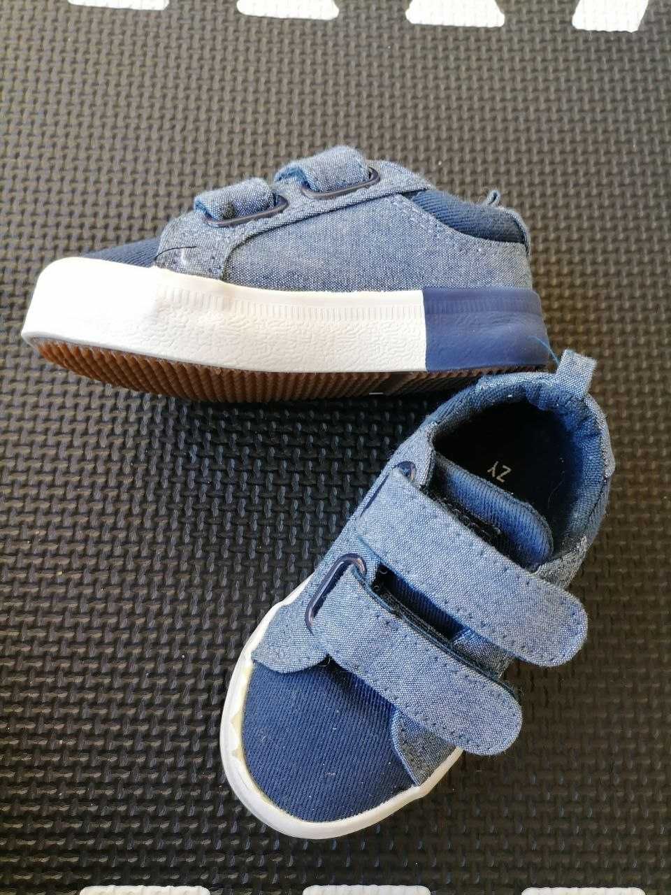 Sapatos para bebé t. 19