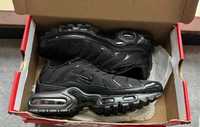 Nike Air Max Plus w kolorze czarnym 42