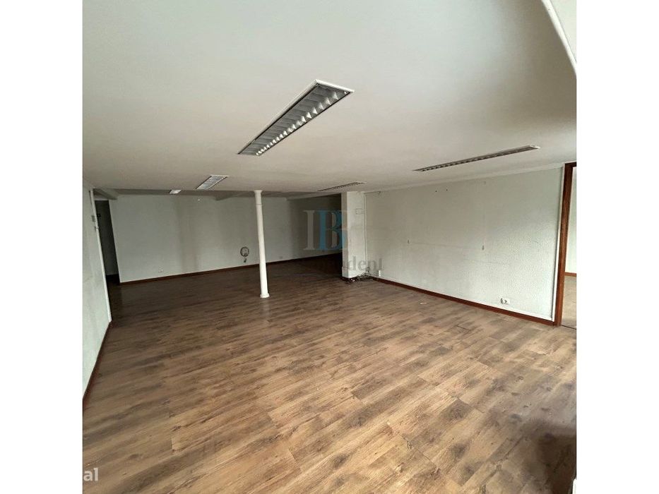 Escritório para remodelação no Chiado