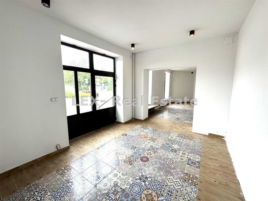 Lokal handlowo - usługowy 70 m2 w Pruszkowie.