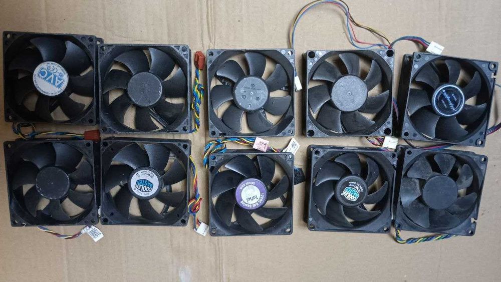 Кулер 80мм 12V 0.23-0.7A 4pin потужний серверний Delta вентилятор