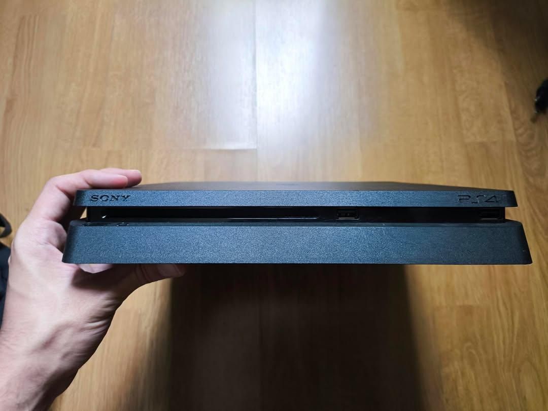Ps4 slim 2gen - como nova