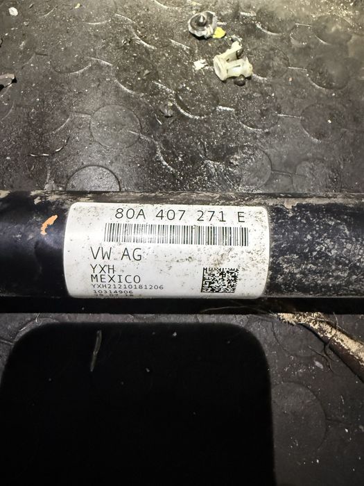 Піввісь Audi Q5 80A VAG 80A407271E