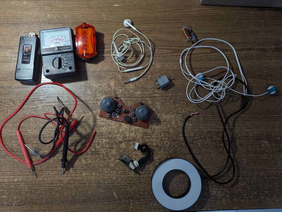 Лот техніки airpods, мультиметр