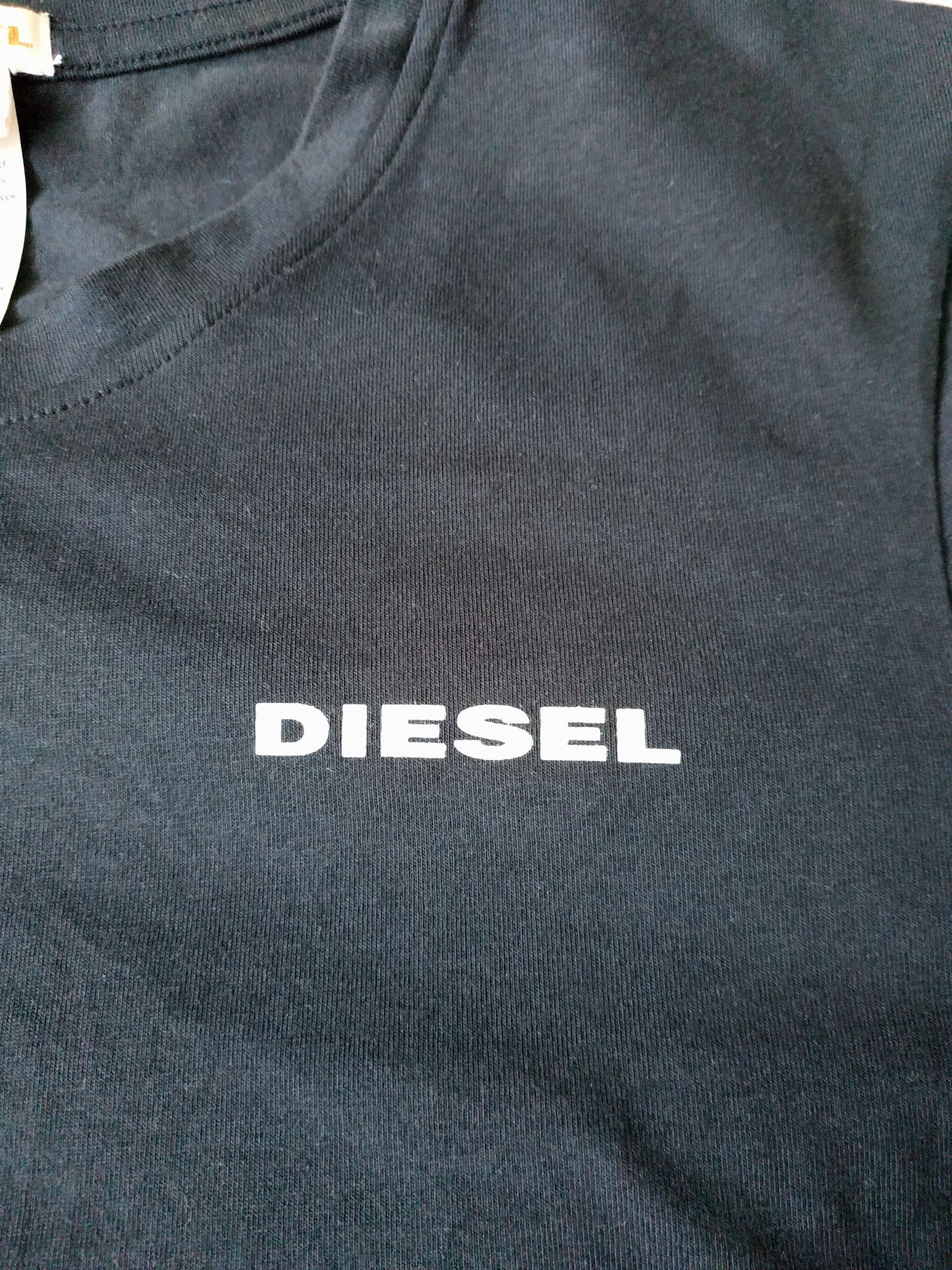 Продам мужскую футболку Diesel