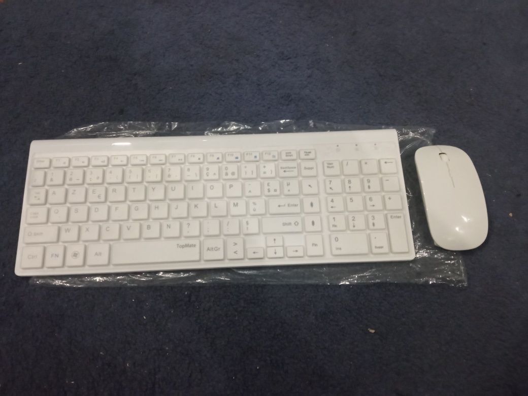 Беспроводная клавиатура и мышь КМ 9000