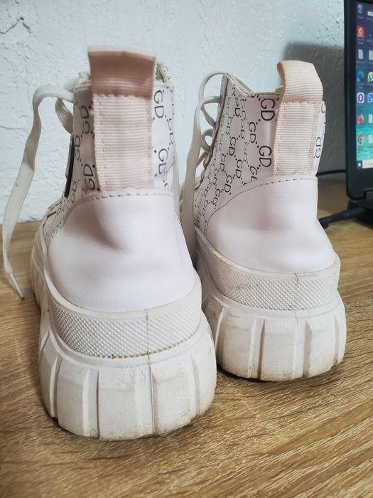 кеди, кросівки, ботинки