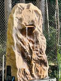 Fontanna wodospad głaz kamień do oczka wodnego stawu
