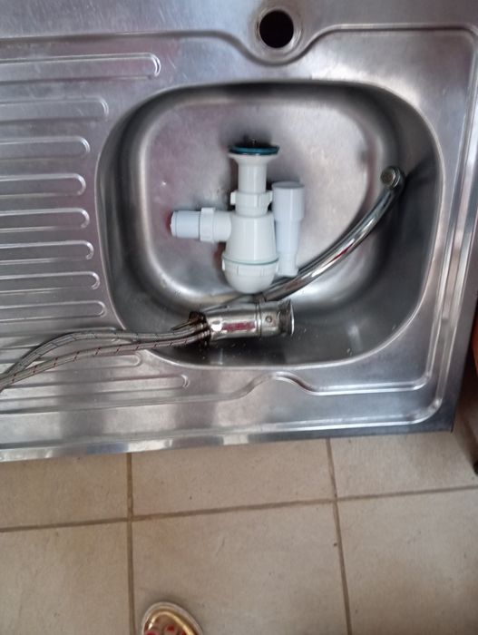 Продам мойку 80х60 б/у нержавейку накладная в хорошем состоянии