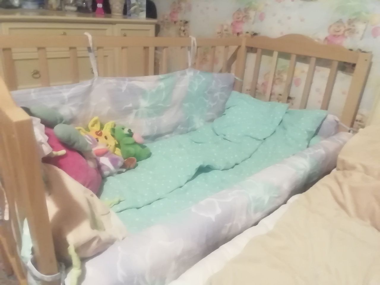 Продаю дитяче ліжко з матрасом