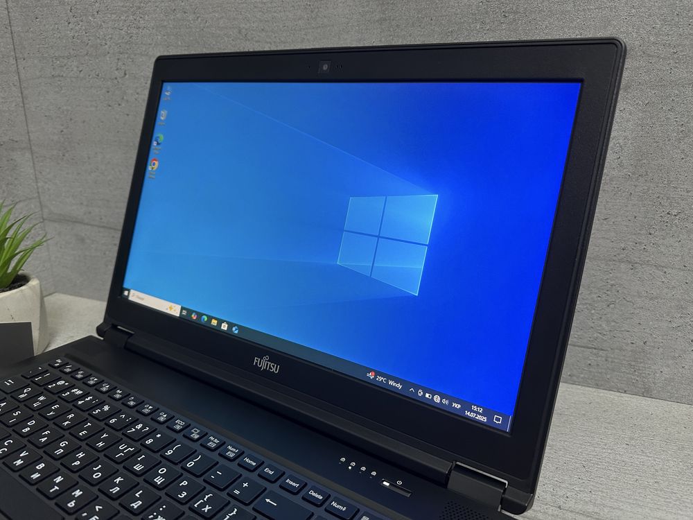 Потужний ноутбук Fujitsu H7510/Quadro/i7-10850H/Nvidia/512gb ssd/15.6"