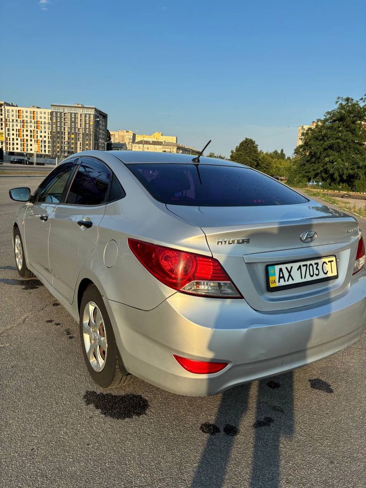 HYUNDAI Accent 1.4  2012  газ/бензин