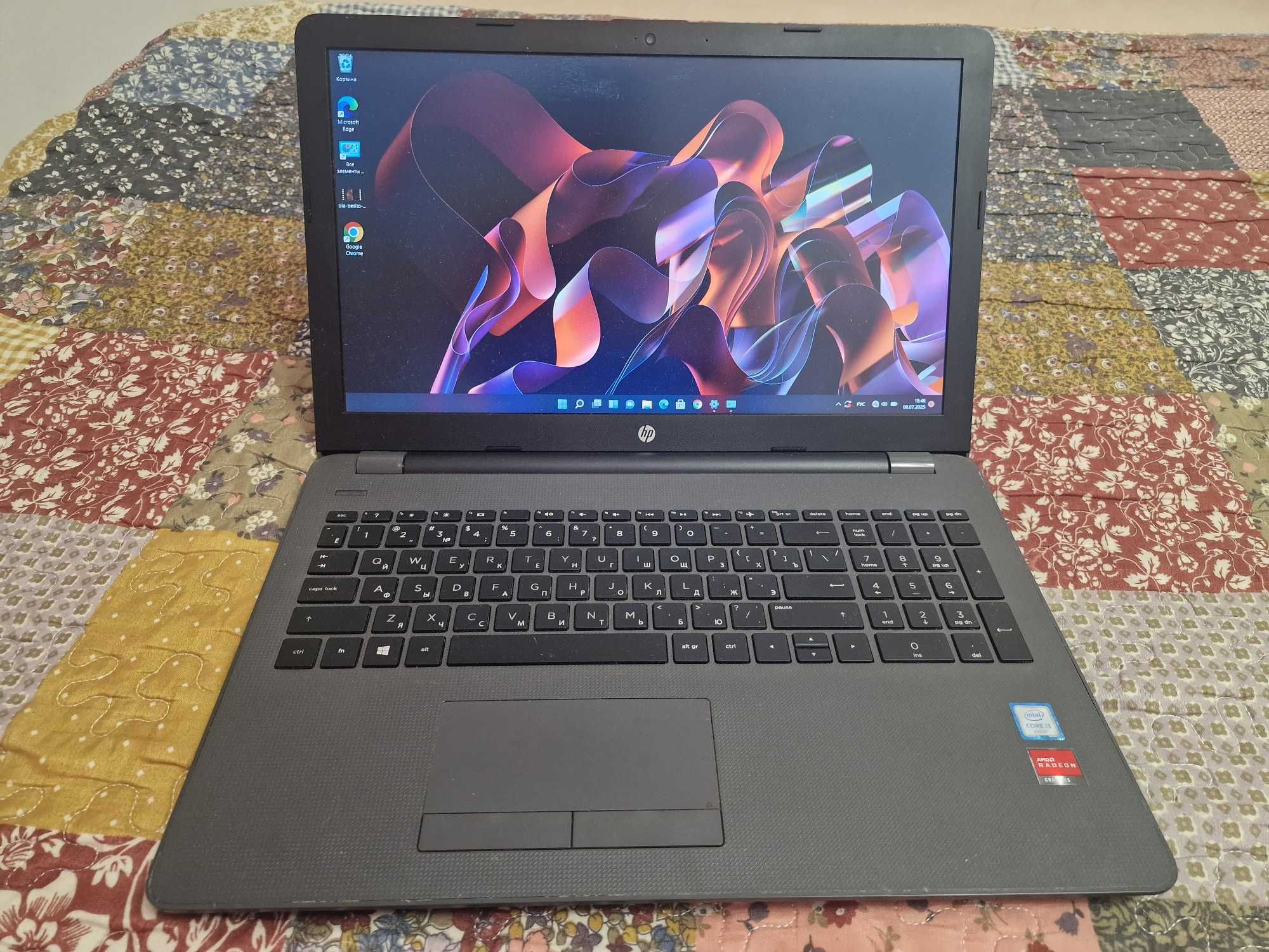 HP250G6/Full HD/Core™ i3 6006U/8DDR4/SSD256/Radeon®R5 M330 2GB
