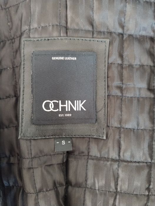 Czarna kurtka skórzana taliowana damska Ochnik r. S