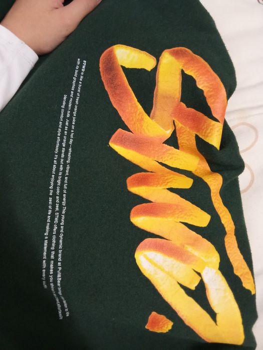 Sweat Pull&bear verde com símbolo atrás e a frente (ouversise)