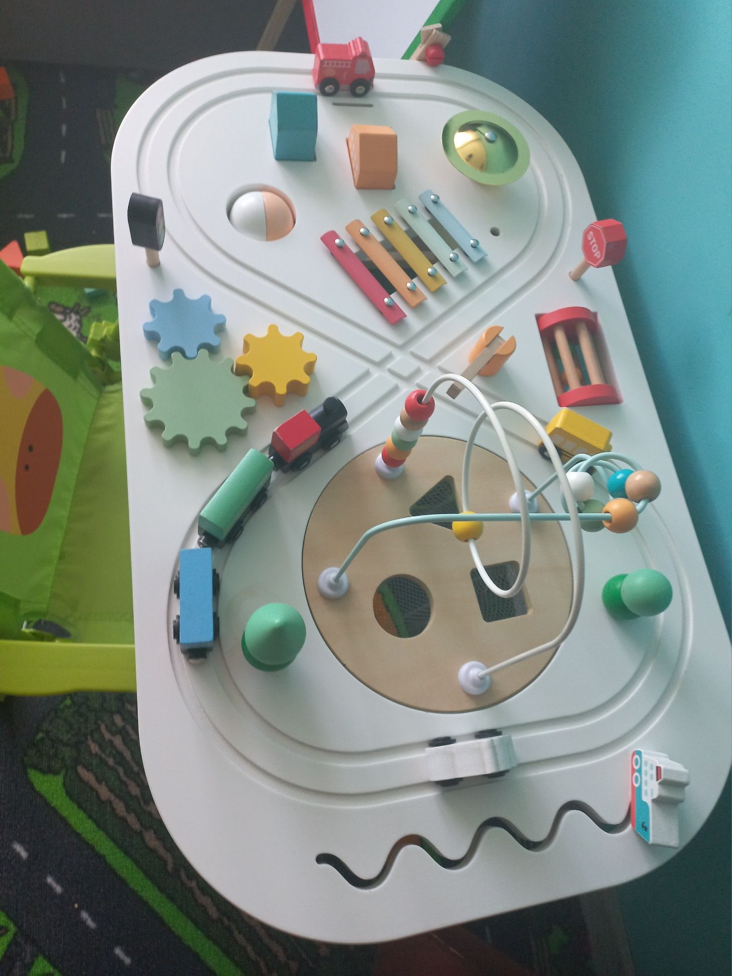 Sprzedam stolik edukacyjny