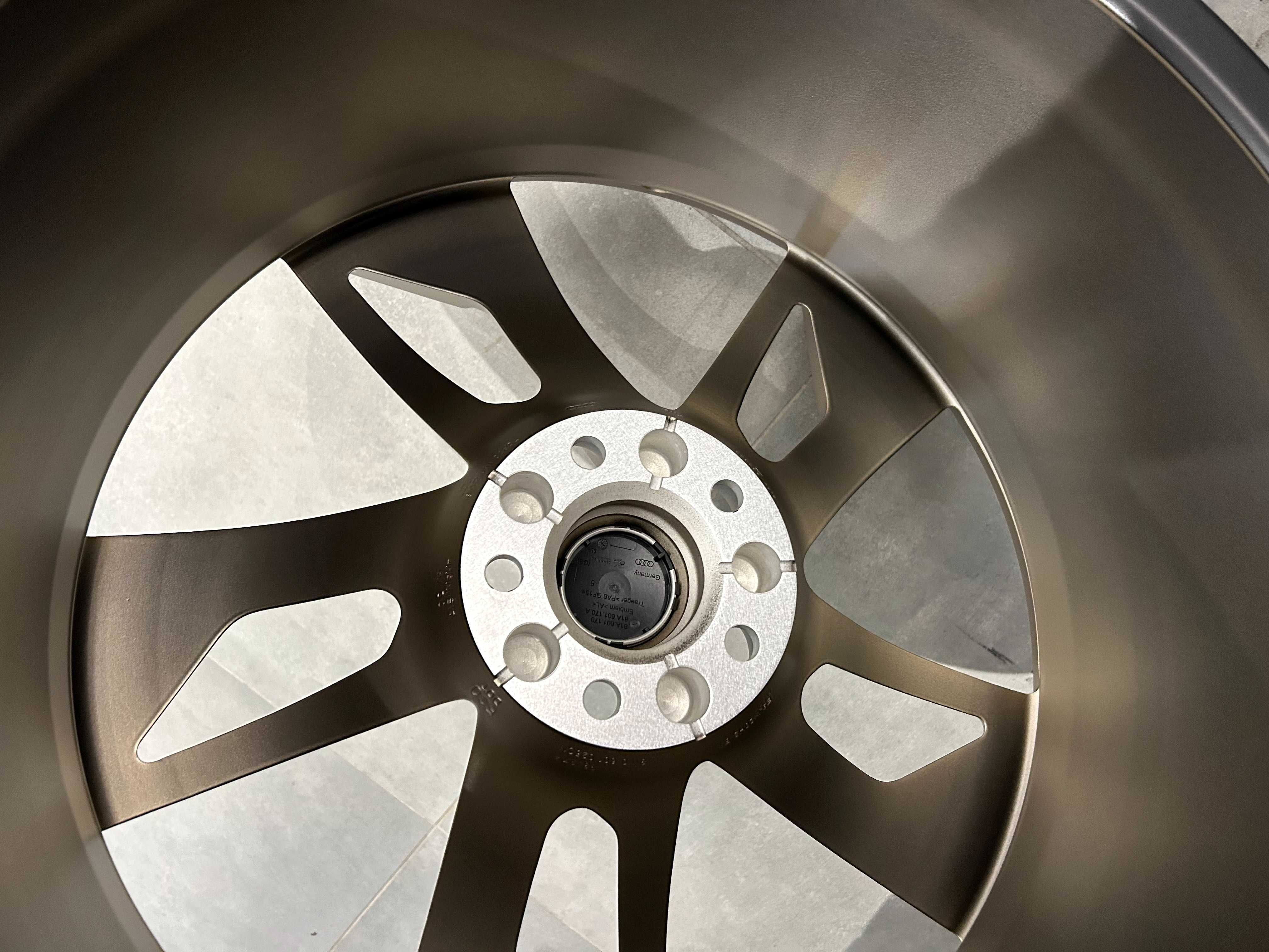 Oryginalne felgi 20 5x112 ET26 Audi RS4 B9 RS5 F5 A5 A7 8W0/601025CN