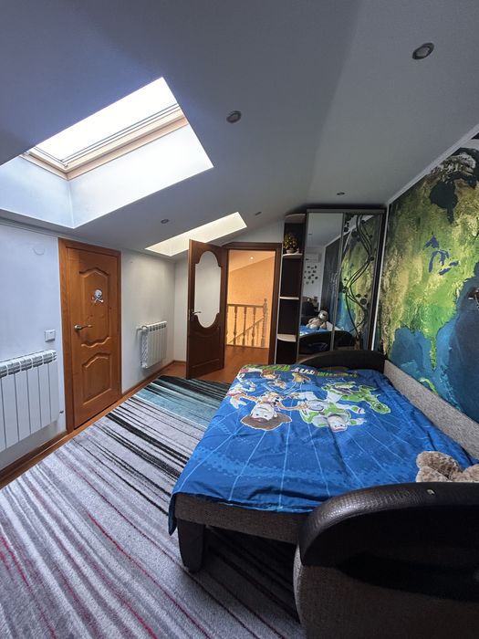 Продаж дворівневої квартири на вулиці Крайня