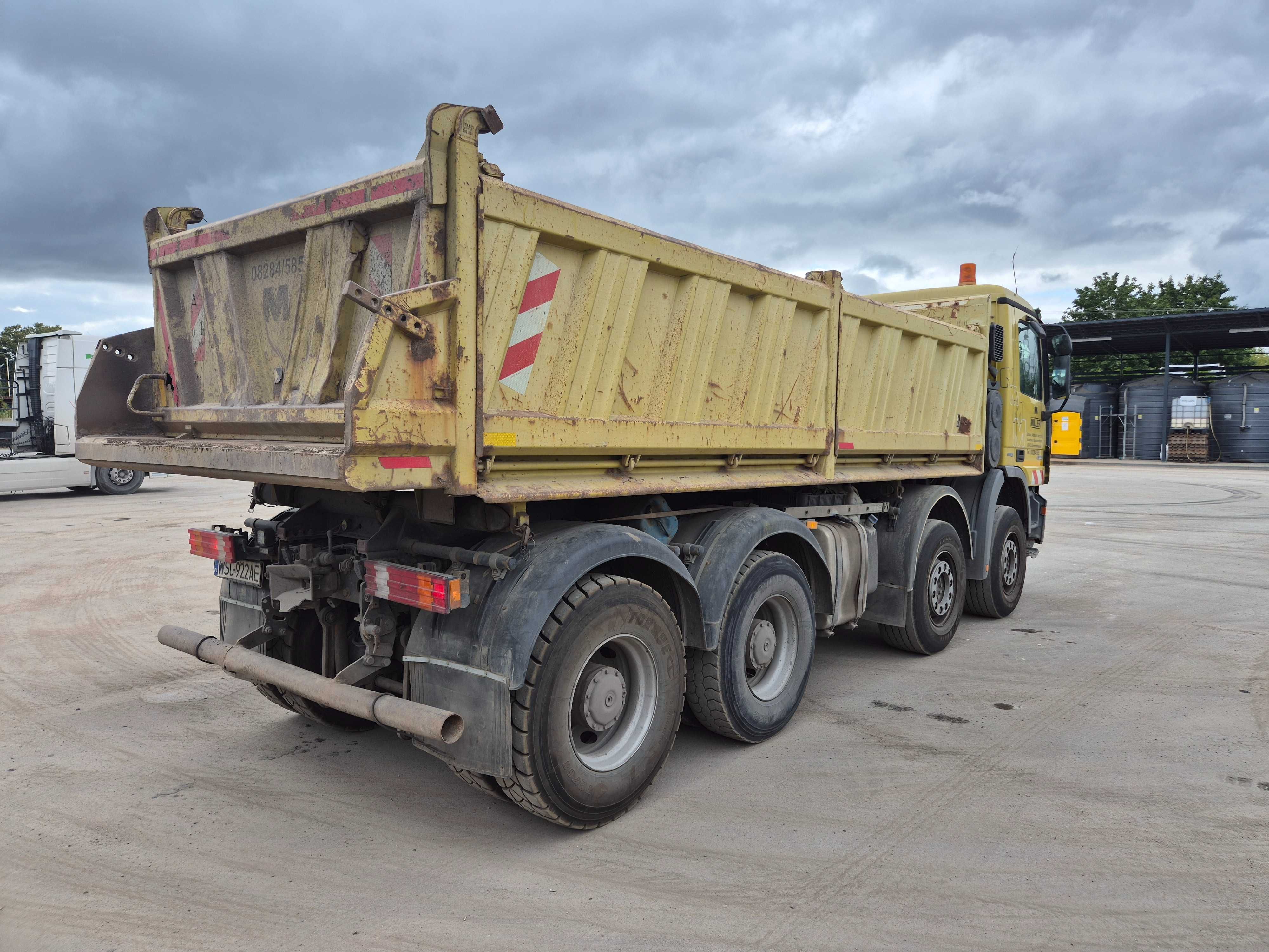 Mercedes Actros cztero ośka