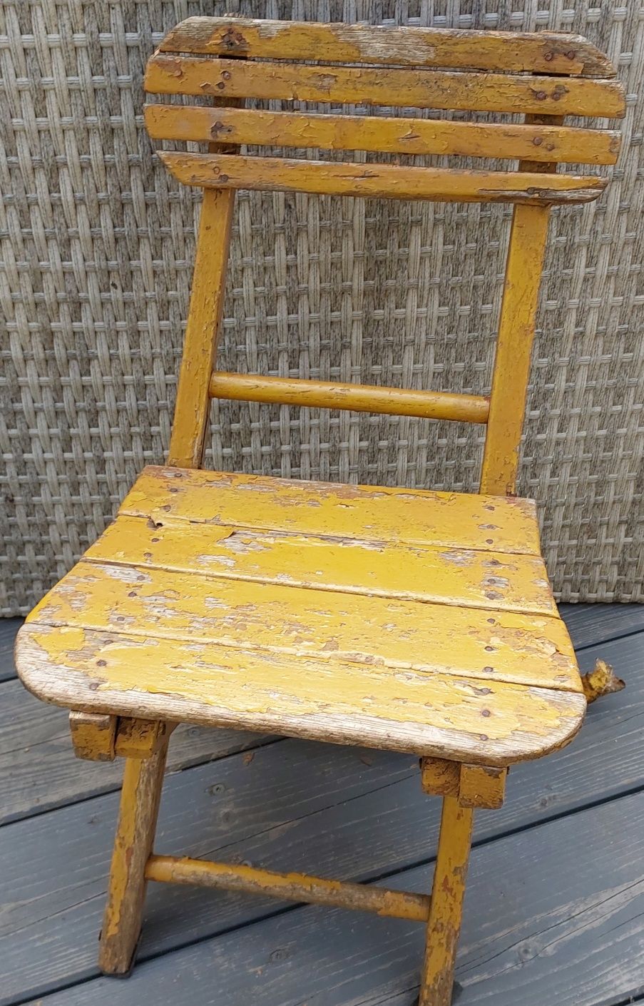 Zabytkowe Krzesełko dziecięce składane lata '70 do renowacji