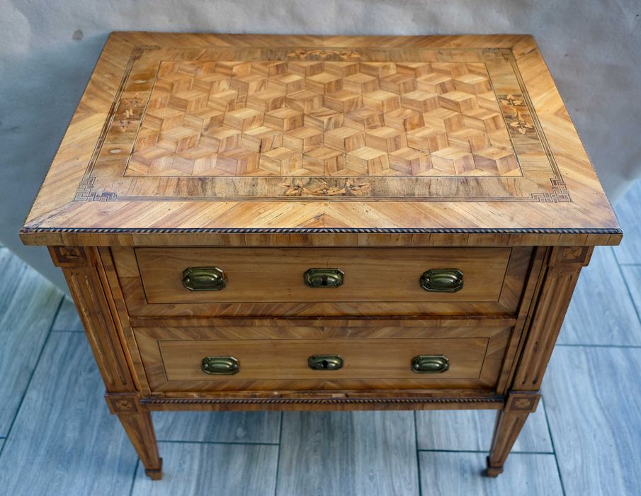 Komoda Biedermeier z intarsją, ok. 1830 r.