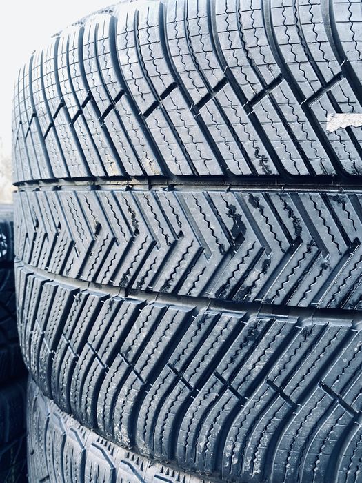 295 30 20 Michelin PA4 85%