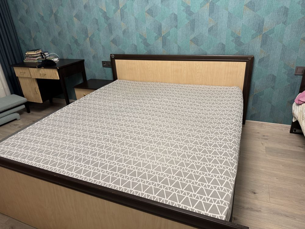 Продам матрас ( без ліжка) на  160х200 см
