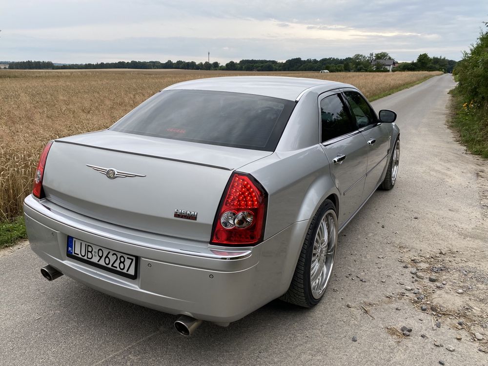 300C 5.7 Hemi 340KM koła 22’