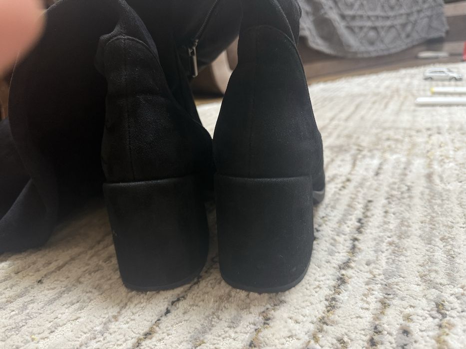 Замшеві високі  ботфорди на підборах з натуральної замші