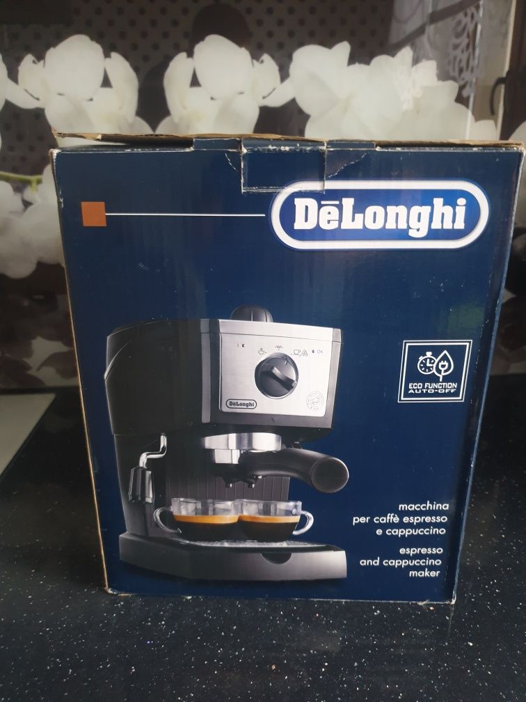 Sprzedam ekspres do kawy Delonghi