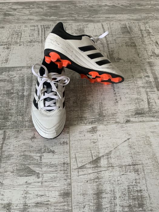 Бутси adidas розмір 31/5 по устілці 29.5
