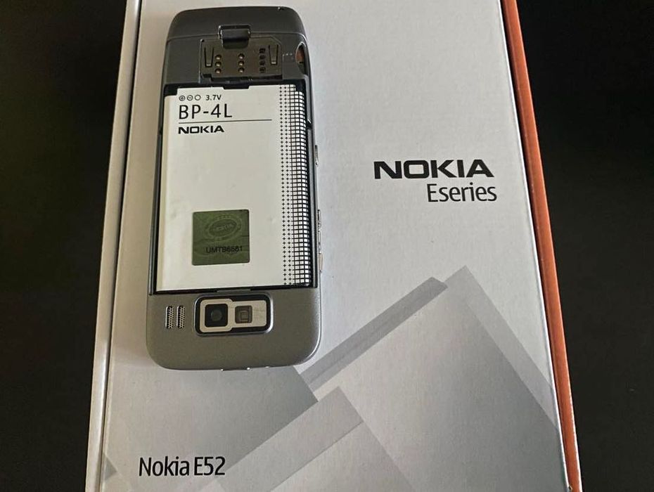 Telefon Nokia E52 pełny zestaw