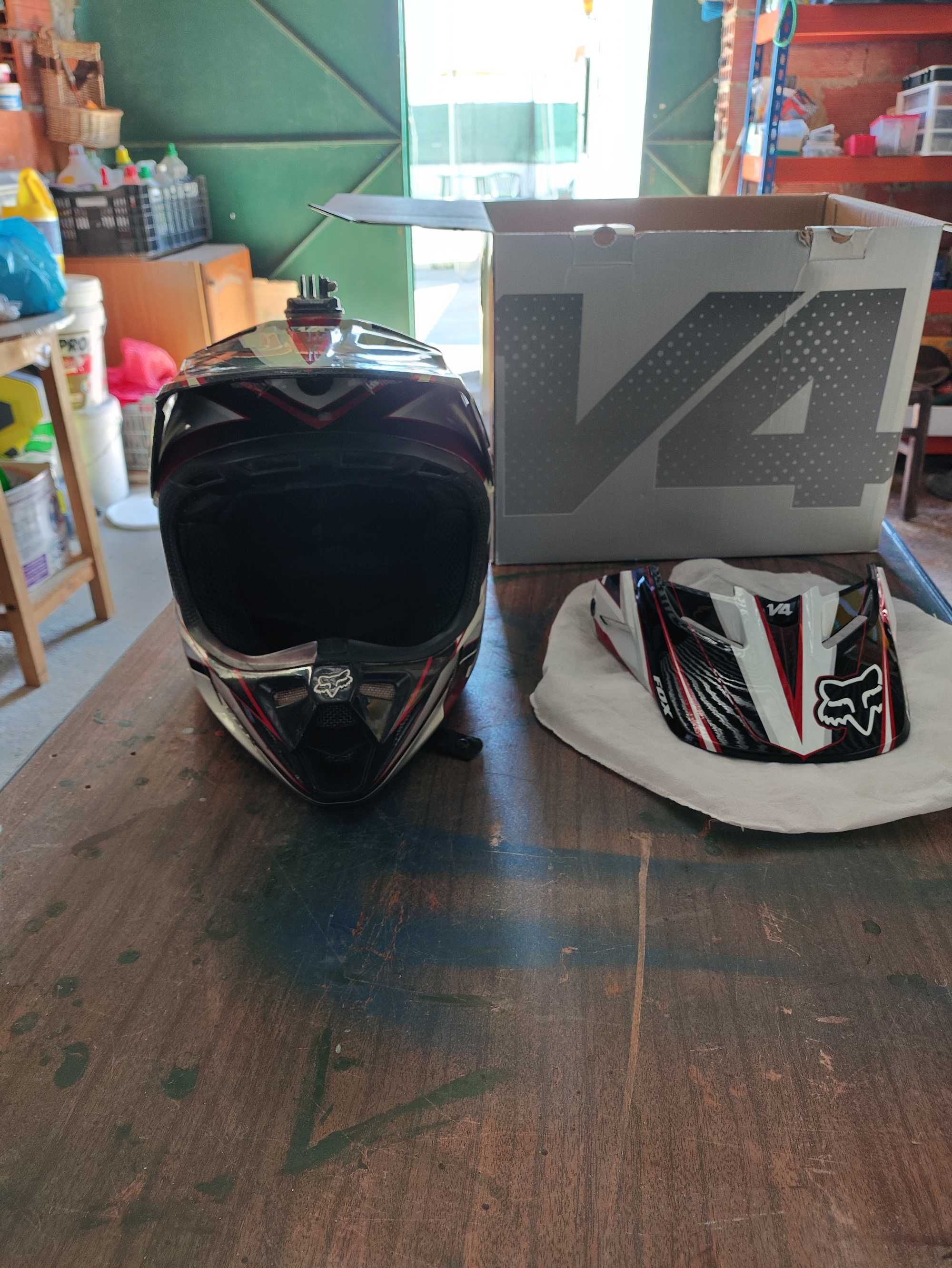 Capacete fox v4 impecável