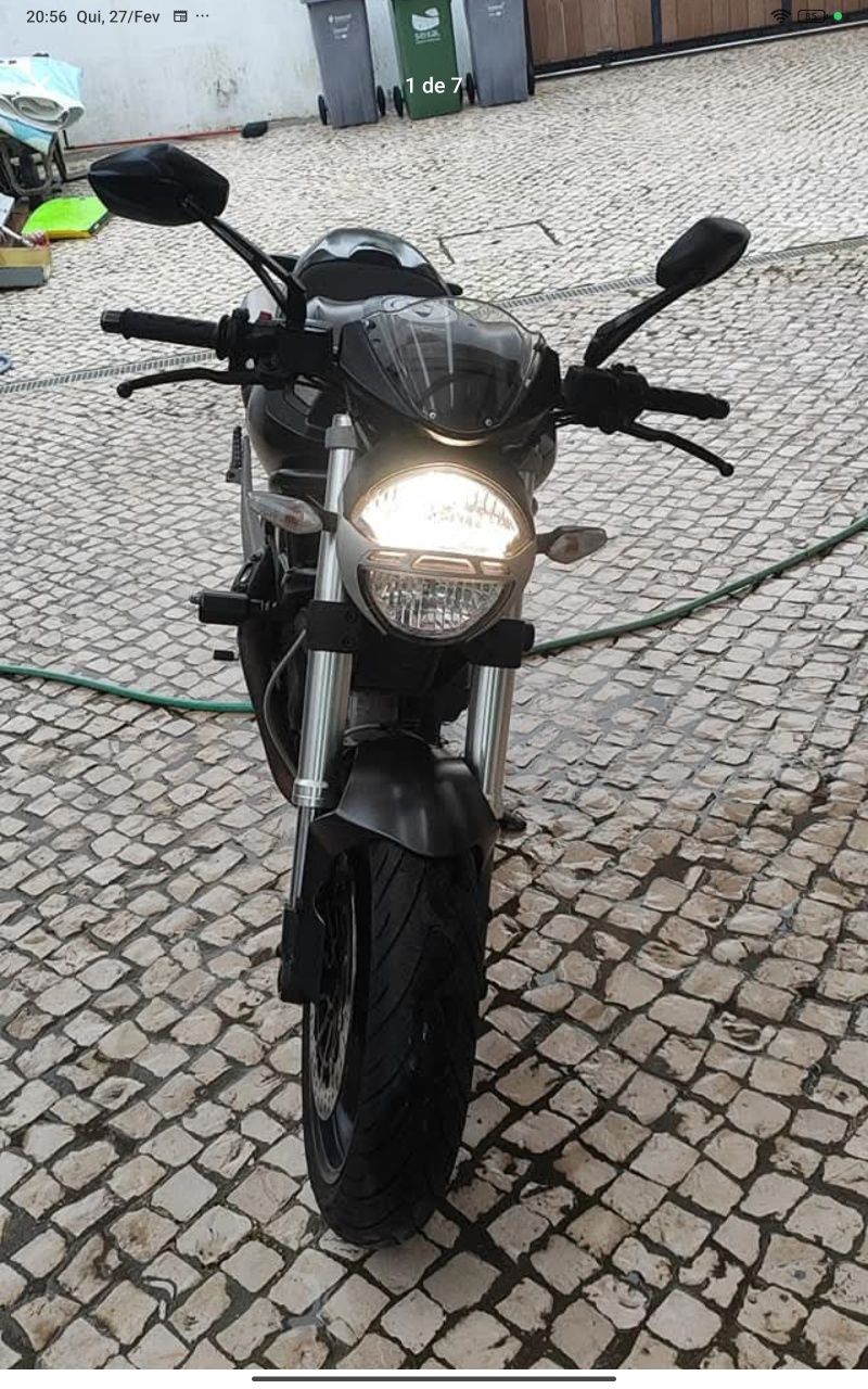 Ducati Monster 696