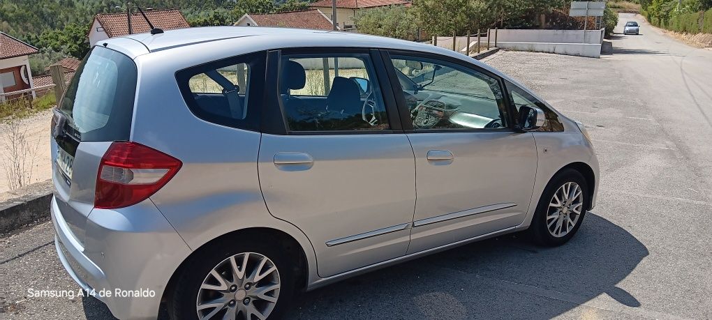 Vendo excelente carro