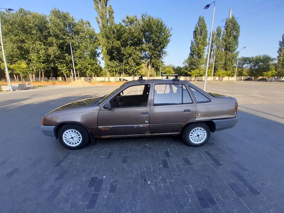 Продам опель кадет