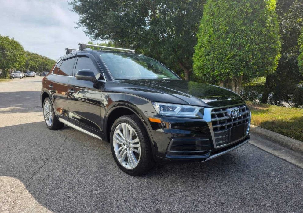 Audi Q5 quattro Premium Plus      2019