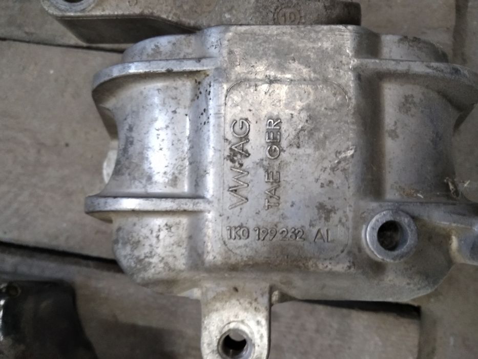 Продам оригінальні подушки , опори двигуна Шкода Октавія 1.6 MPI