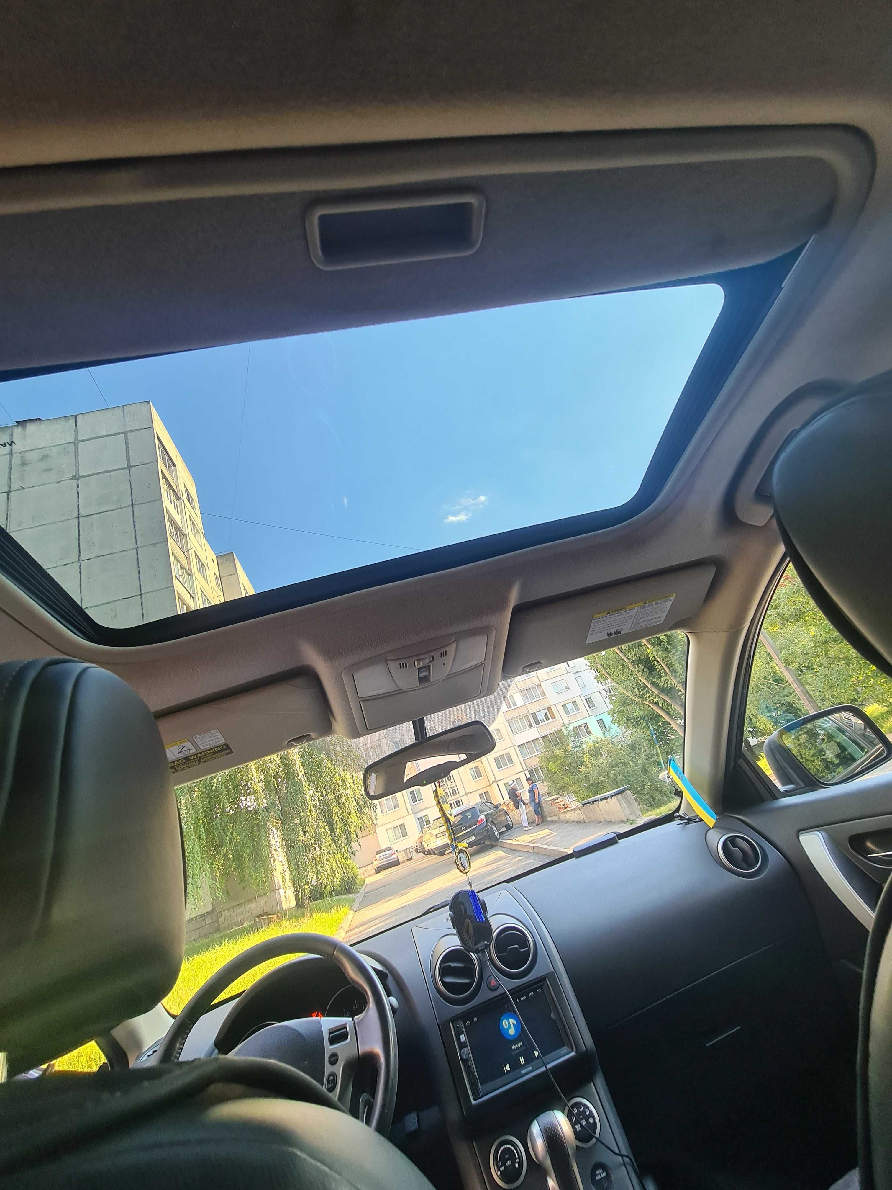 Продам  Nissan Rogue 2010, повна комплектація