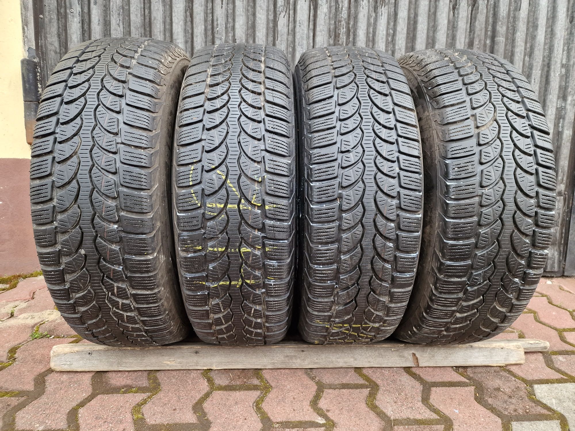 Felgi z oponami zimowymi 215/65R16 Audi Q3 5x112 Q2 A4 A6 VW Tiguan 16