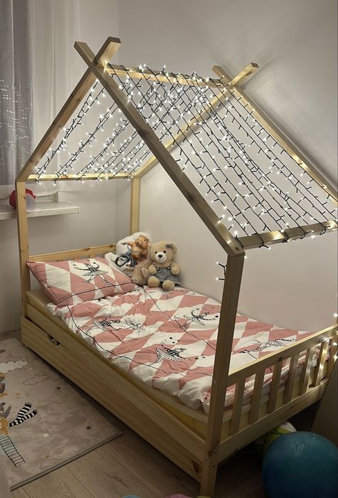 Łóżeczko domek + baldachim+ światełka