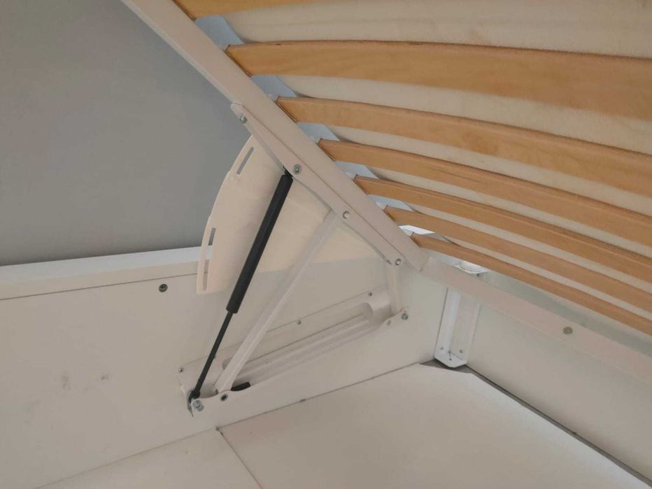 Używane łóżko podwójne z materacem z Ikei 180-200 sm