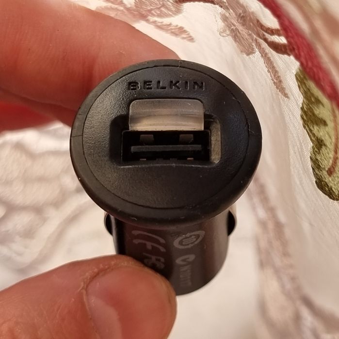 Зарядний пристрій в авто Belkin