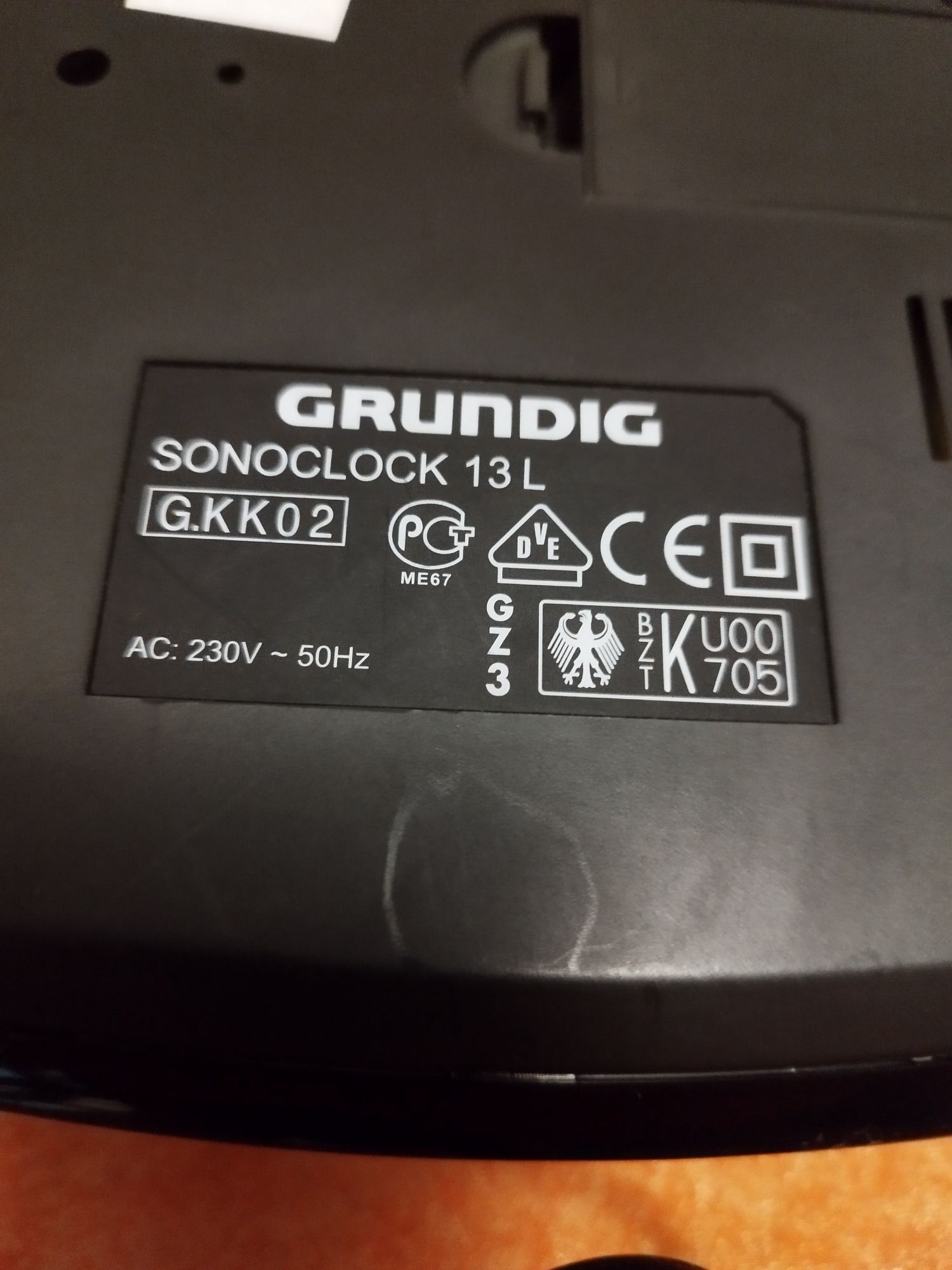 Radio z zegarem Grundig